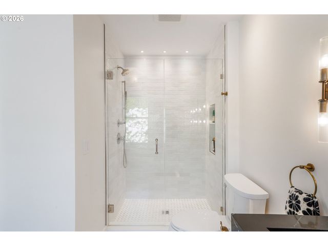 3065 POWDER RIVER Dr, Eugene, OR 97408
