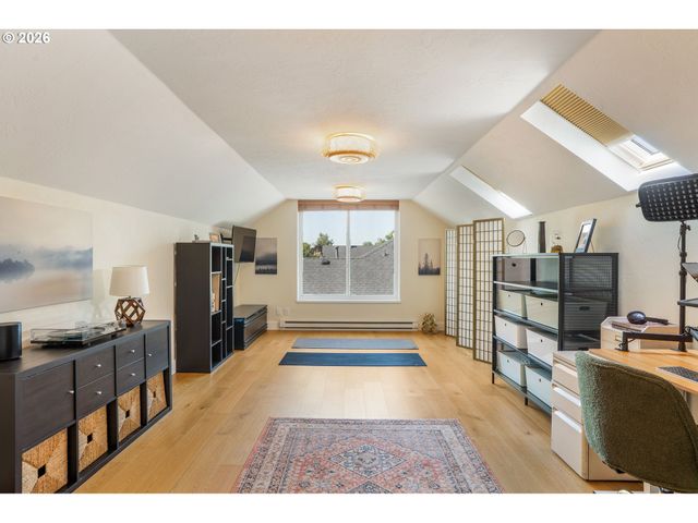 3065 POWDER RIVER Dr, Eugene, OR 97408