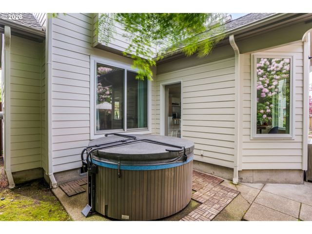 3065 POWDER RIVER Dr, Eugene, OR 97408
