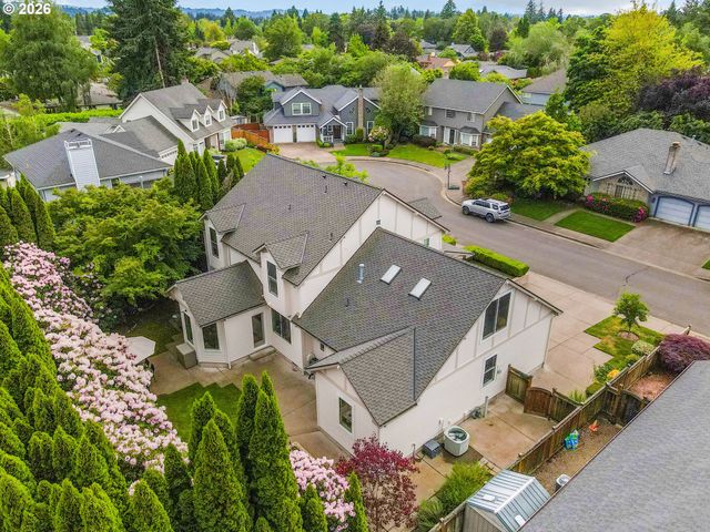 3065 POWDER RIVER Dr, Eugene, OR 97408