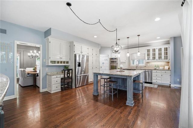 5303 NW 60th Terrace, Kansas City, MO 64151