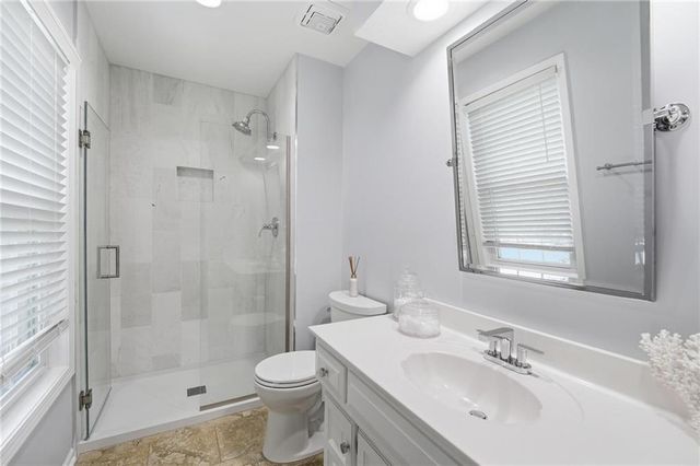 5303 NW 60th Terrace, Kansas City, MO 64151