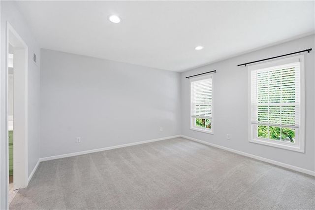 5303 NW 60th Terrace, Kansas City, MO 64151
