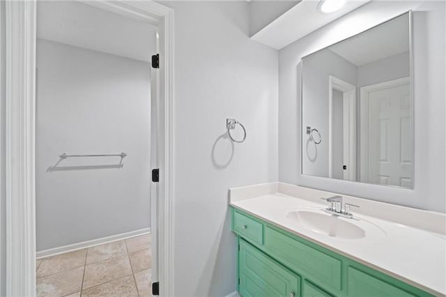 5303 NW 60th Terrace, Kansas City, MO 64151