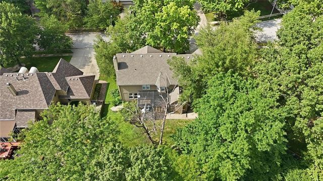 5303 NW 60th Terrace, Kansas City, MO 64151