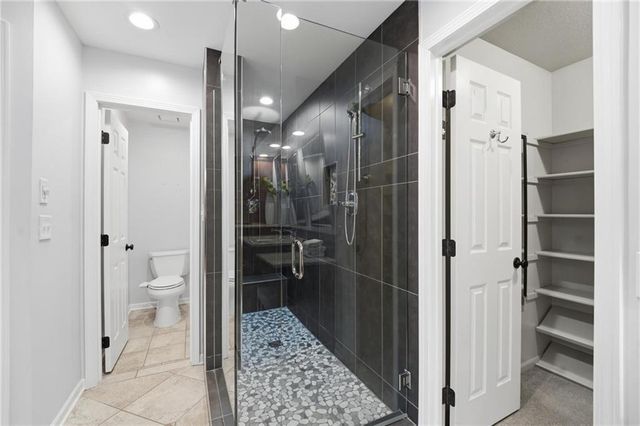5303 NW 60th Terrace, Kansas City, MO 64151