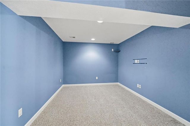 5303 NW 60th Terrace, Kansas City, MO 64151