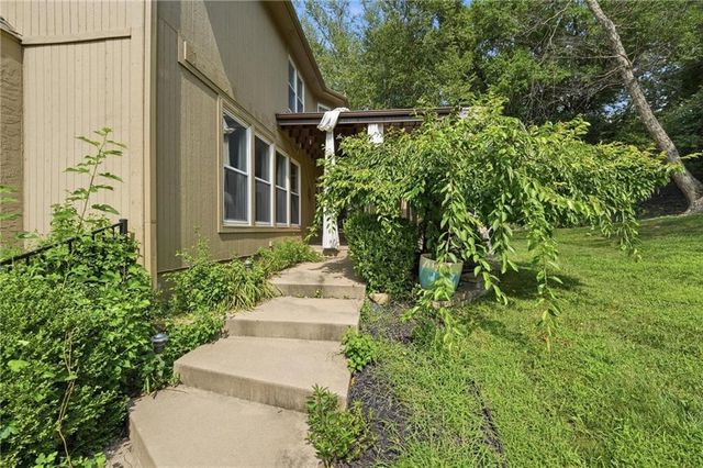 5303 NW 60th Terrace, Kansas City, MO 64151