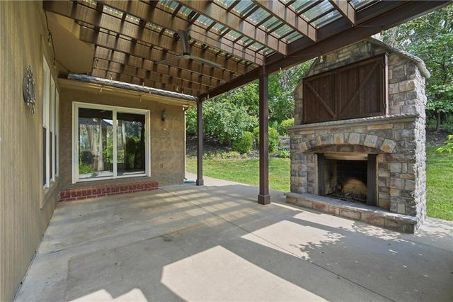 5303 NW 60th Terrace, Kansas City, MO 64151