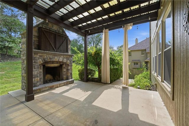 5303 NW 60th Terrace, Kansas City, MO 64151