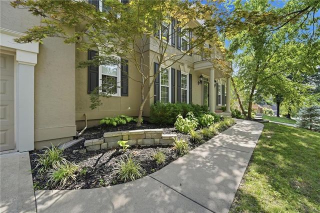 5303 NW 60th Terrace, Kansas City, MO 64151