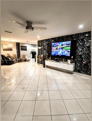 8600 NW 57th Ct, Tamarac, FL 33321