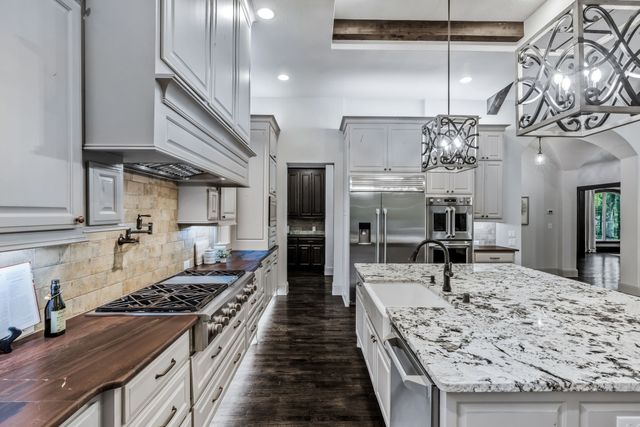 521 W Waters Edge Way, Oak Point, TX 75068