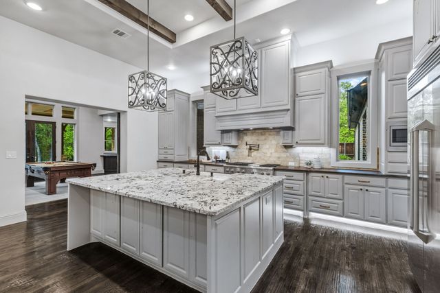 521 W Waters Edge Way, Oak Point, TX 75068