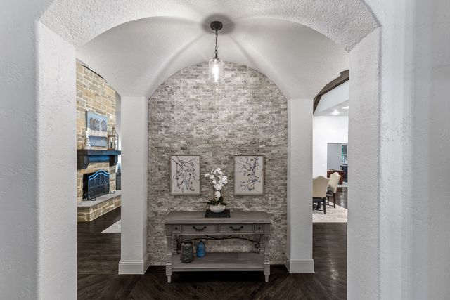 521 W Waters Edge Way, Oak Point, TX 75068