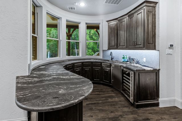 521 W Waters Edge Way, Oak Point, TX 75068