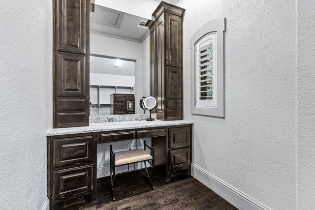 521 W Waters Edge Way, Oak Point, TX 75068