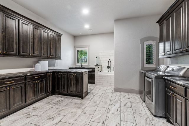 521 W Waters Edge Way, Oak Point, TX 75068