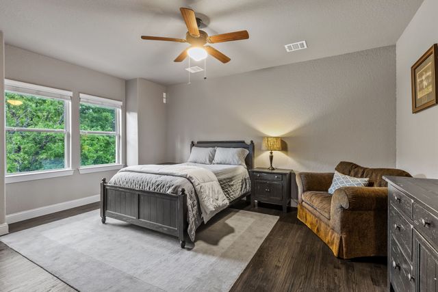 521 W Waters Edge Way, Oak Point, TX 75068