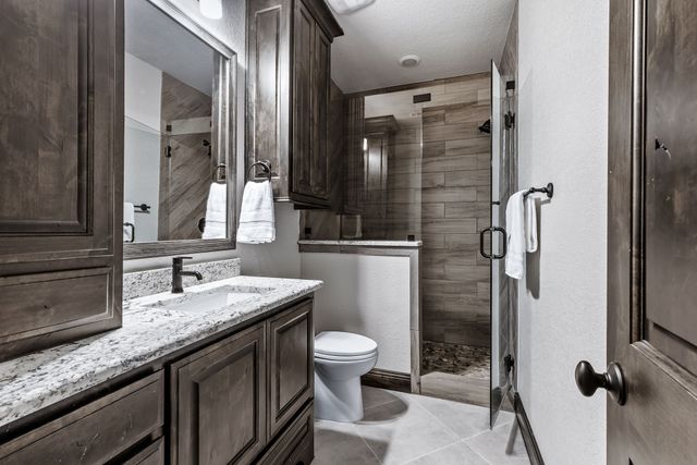 521 W Waters Edge Way, Oak Point, TX 75068