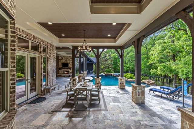521 W Waters Edge Way, Oak Point, TX 75068