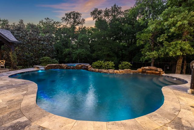 521 W Waters Edge Way, Oak Point, TX 75068