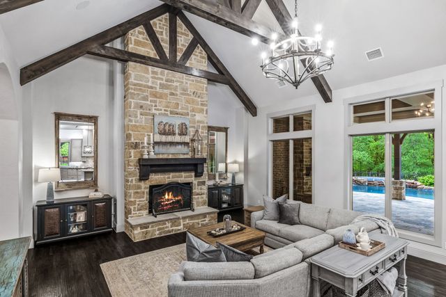521 W Waters Edge Way, Oak Point, TX 75068