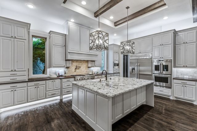 521 W Waters Edge Way, Oak Point, TX 75068