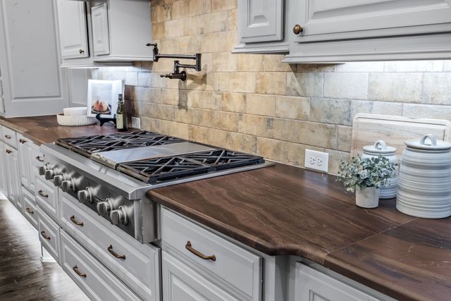521 W Waters Edge Way, Oak Point, TX 75068