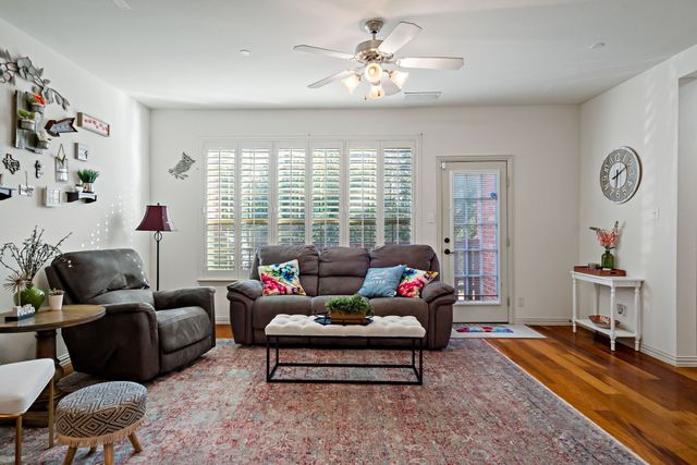 1582 Biltmore Lane, Irving, TX 75063