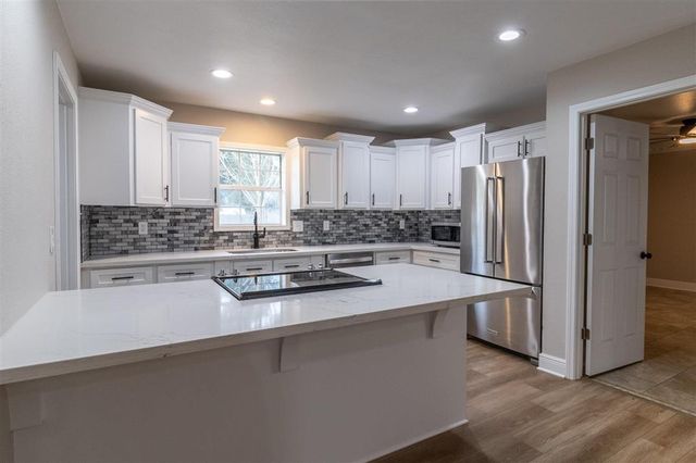 2720 Twin Oaks Road, Sulphur, LA 70663