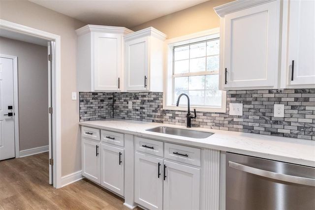 2720 Twin Oaks Road, Sulphur, LA 70663