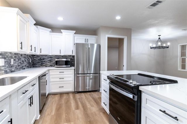 2720 Twin Oaks Road, Sulphur, LA 70663