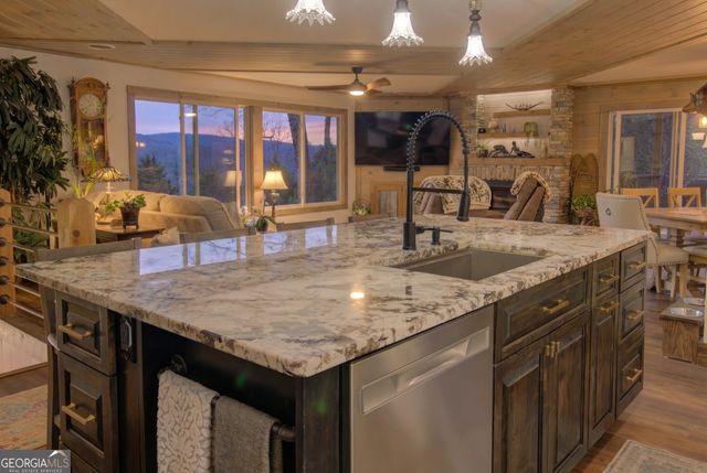 199 Oak Ridge Drive, Blairsville, GA 30512