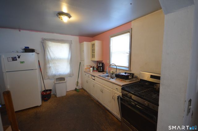 85-89 Alexander Drive, Bridgeport, CT 06606