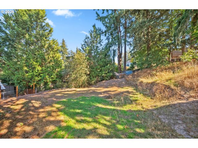 950 Ne EDGEHILL Dr, Estacada, OR 97023