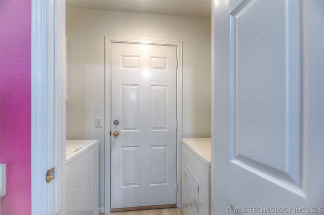 1712 W 57th Place, Tulsa, OK 74107