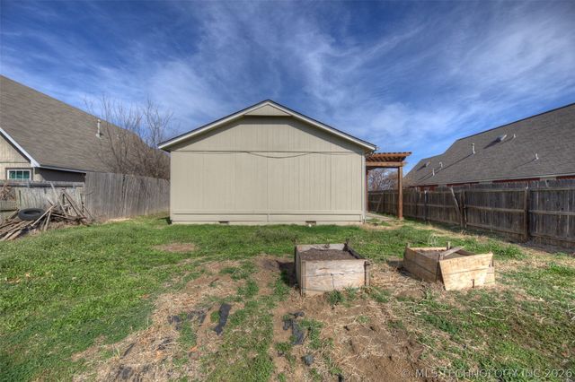 1712 W 57th Place, Tulsa, OK 74107