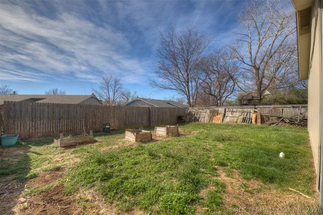 1712 W 57th Place, Tulsa, OK 74107