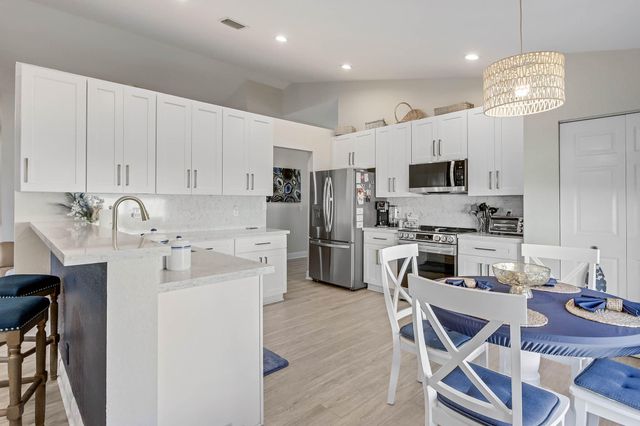 5641 Fountains Drive S, Lake Worth, FL 33467