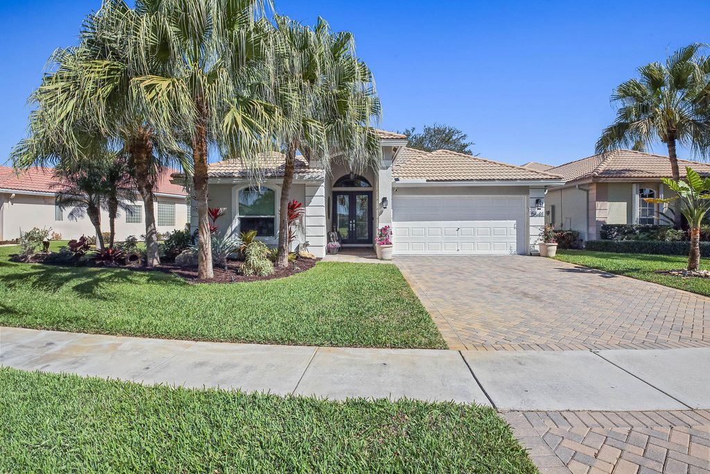 5641 Fountains Drive S, Lake Worth, FL 33467