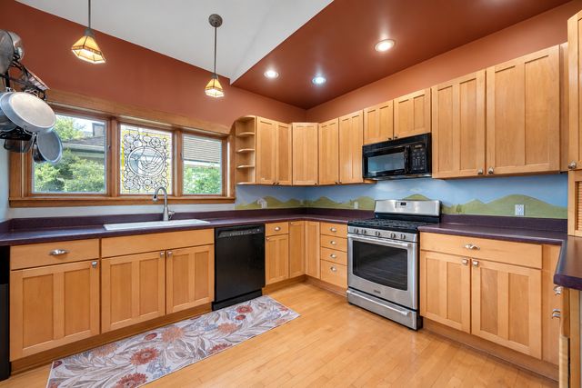 620 Clinton Avenue, Oak Park, IL 60304