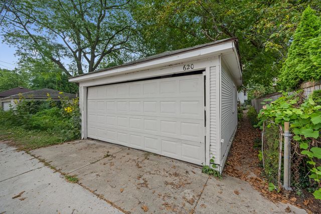620 Clinton Avenue, Oak Park, IL 60304