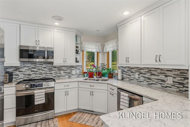 11984 Chickory Drive, Grand Haven, MI 49417