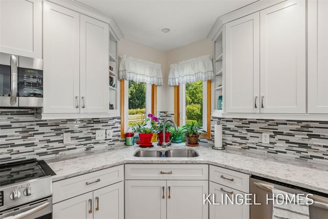 11984 Chickory Drive, Grand Haven, MI 49417