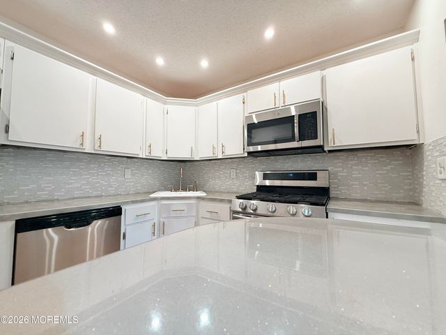 18-5 Augusta Court 5, Freehold, NJ 07728