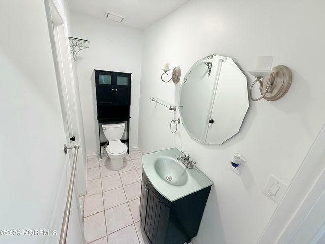 18-5 Augusta Court 5, Freehold, NJ 07728