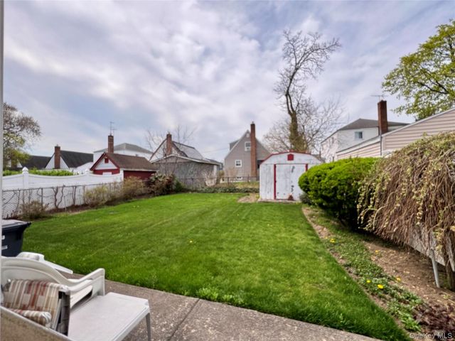 12020 201 Place, Saint Albans, NY 11412
