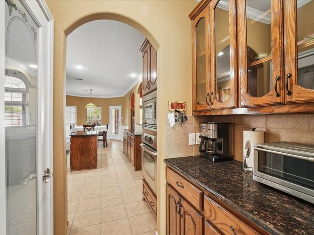 2824 Gillespie Lane, Grand Prairie, TX 75052