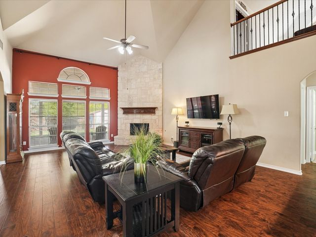 2824 Gillespie Lane, Grand Prairie, TX 75052